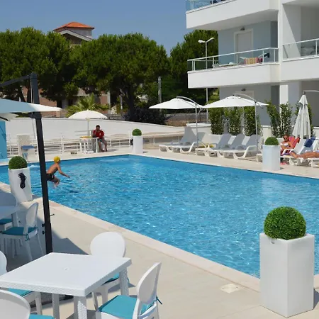 Luxurious Holiday In With Pool Roseto Degli Abruzzi