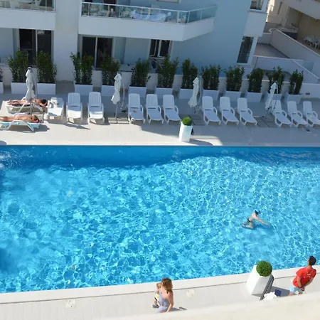 Luxurious Holiday In With Pool Roseto Degli Abruzzi