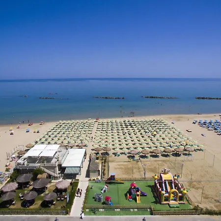 Luxurious Holiday In With Pool *
