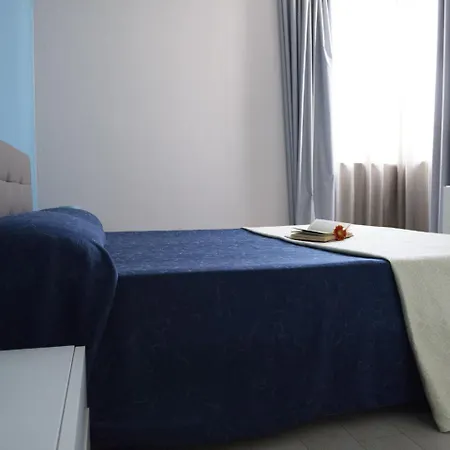 בית נופש Luxurious Holiday In With Pool רוזטו דליי אברוצי